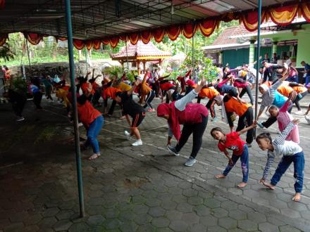 Senam Sehat bersama Warga Dusun Jalakan